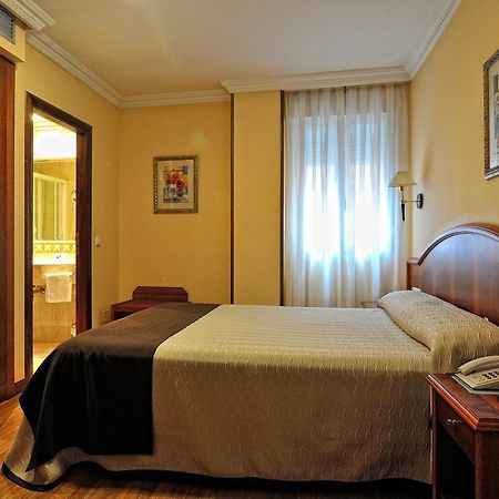 Hotel Alisi Aranda de Duero Zewnętrze zdjęcie