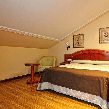 Hotel Alisi Aranda de Duero Zewnętrze zdjęcie
