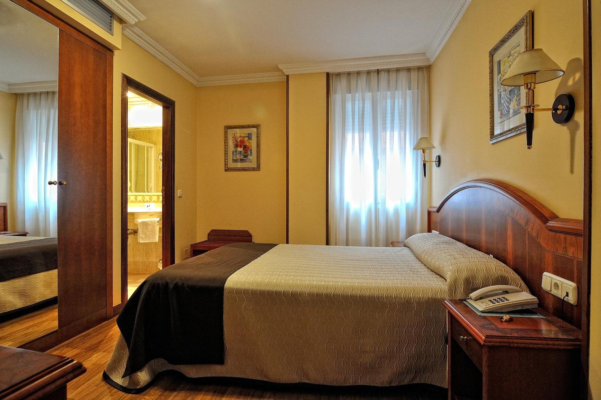 Hotel Alisi Aranda de Duero Zewnętrze zdjęcie