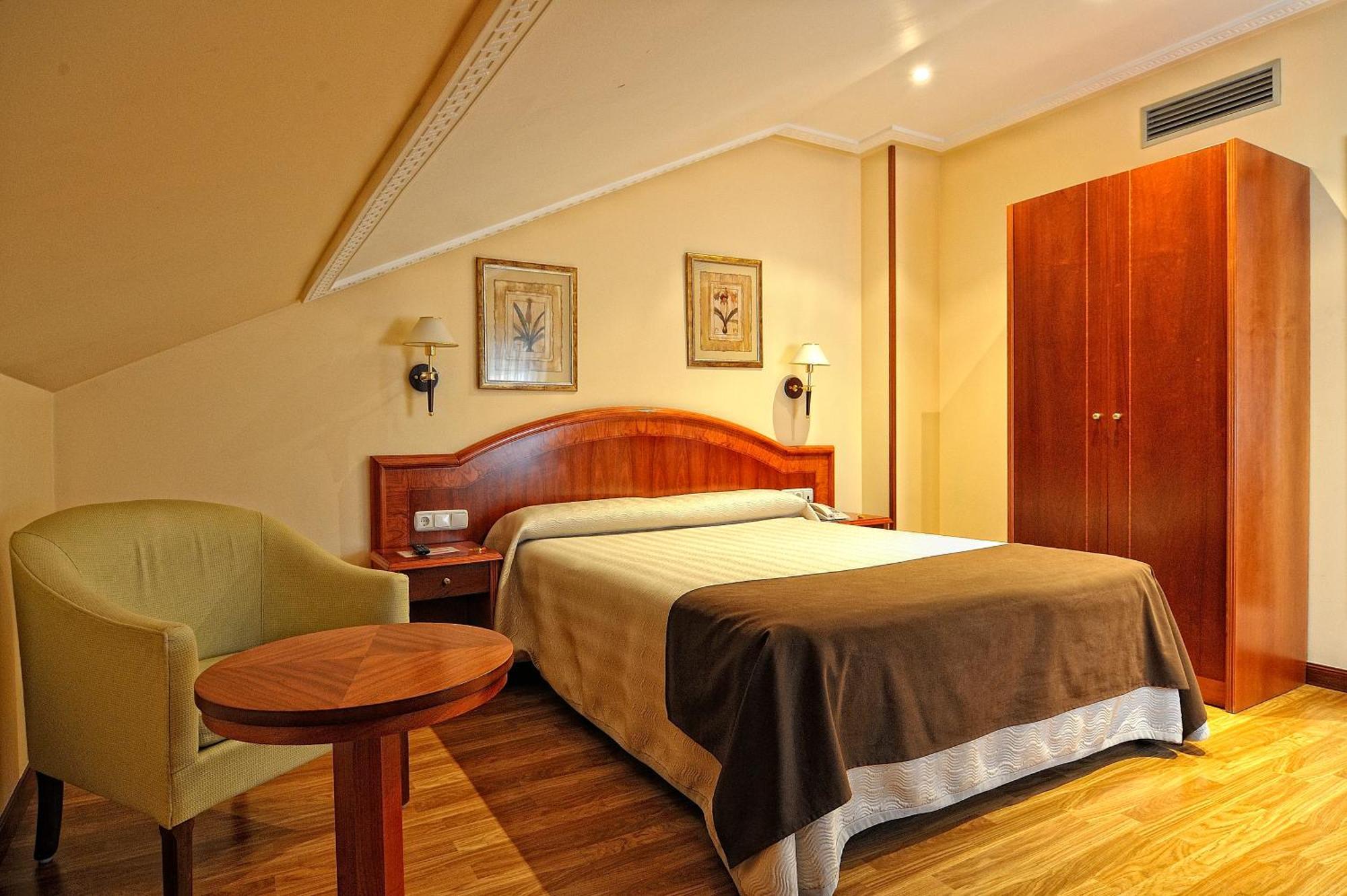 Hotel Alisi Aranda de Duero Zewnętrze zdjęcie