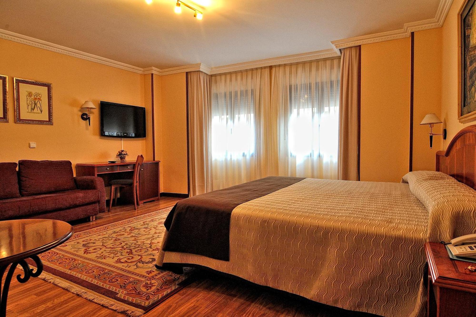 Hotel Alisi Aranda de Duero Zewnętrze zdjęcie